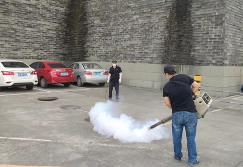 五一节前对景区实施“四害”专项防治工作.jpg 五一节前对景区实施“四害”专项防治工作.jpg