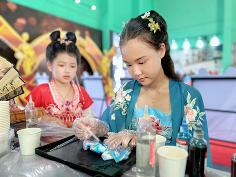 南海景区推出T恤扎染DIY活动.jpg 南海景区推出T恤扎染DIY活动.jpg