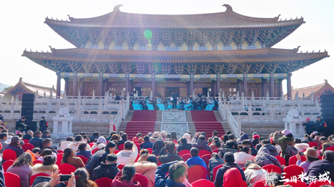 无锡景区游客在新年音乐会现场聆听影视曲目.jpg 无锡景区游客在新年音乐会现场聆听影视曲目.jpg