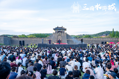 1无锡景区《水浒故事会》表演现场人气火爆.jpg